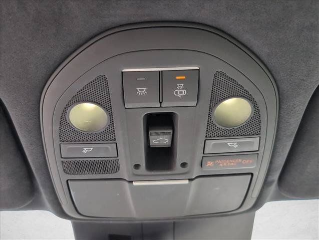 Used 2022 Genesis G70 3.3T RWD image 18