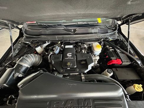 Used 2024 RAM 2500 Limited image 32