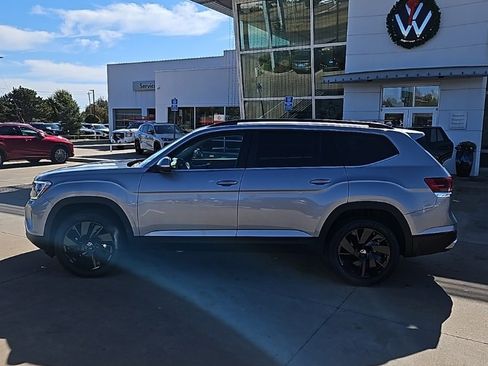 New 2026 Volkswagen Atlas SE image 8