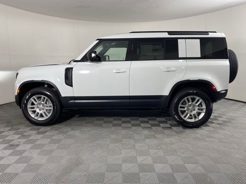 Used 2025 Land Rover Defender 110 S AWD/4WD image 2