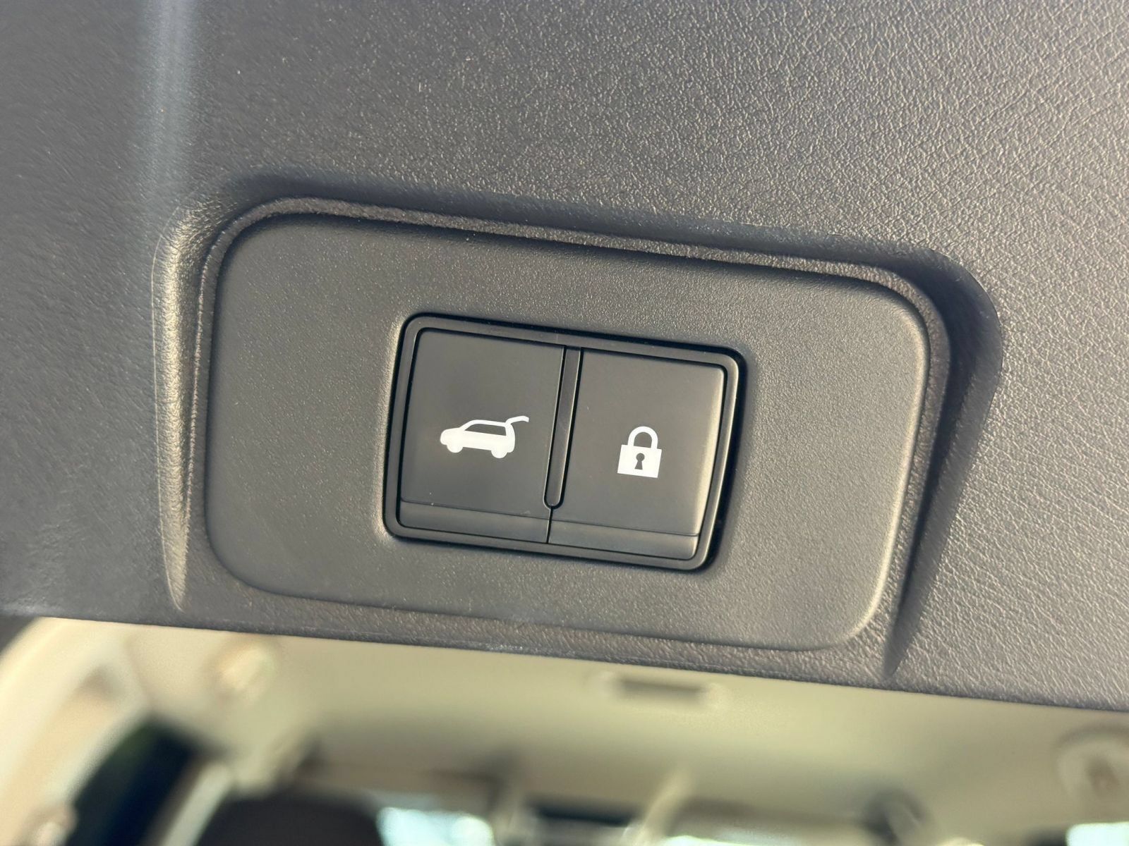 Used 2026 Nissan Rogue SL FWD image 24
