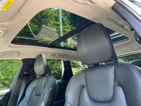 Certified 2023 Volvo XC60 B5 Ultimate w/ Climate Package AWD/4WD image 24