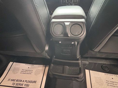 Used 2019 Jeep Wrangler Unlimited Sahara w/ Dual Top Group AWD/4WD image 12