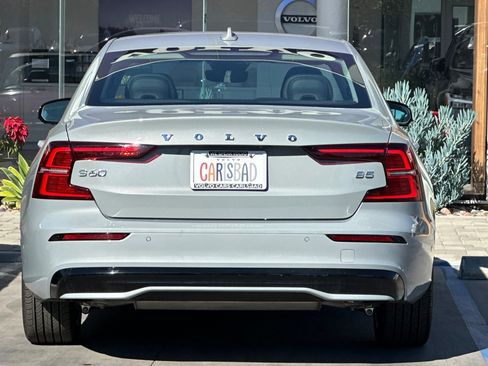 Certified 2025 Volvo S60 B5 Plus image 5