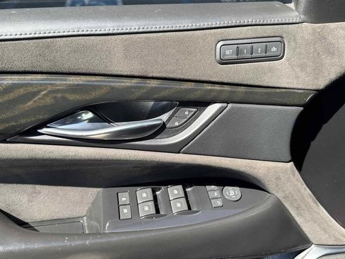 Used 2018 Cadillac Escalade Platinum AWD/4WD image 28