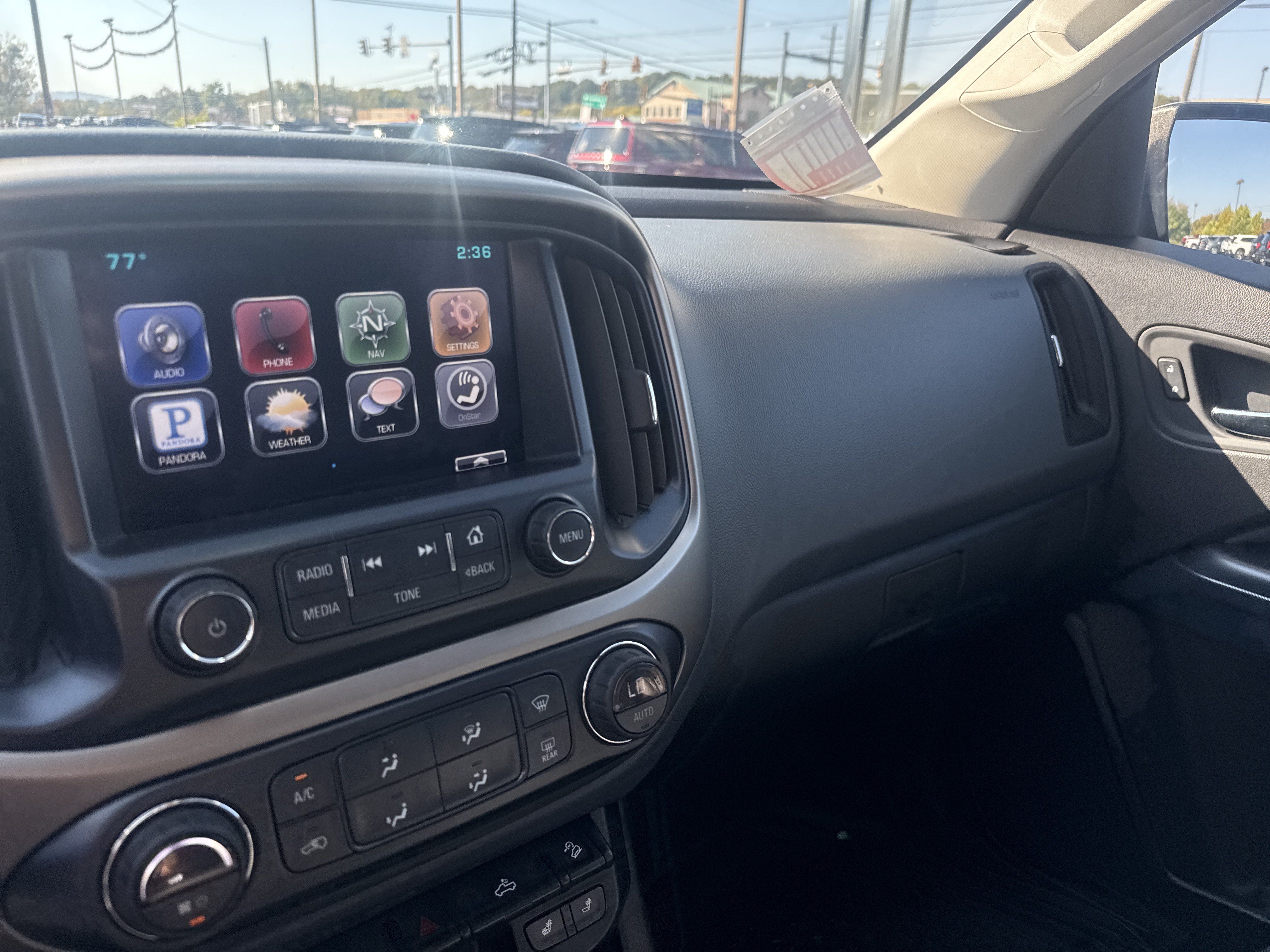 Used 2015 Chevrolet Colorado Z71 AWD/4WD image 22