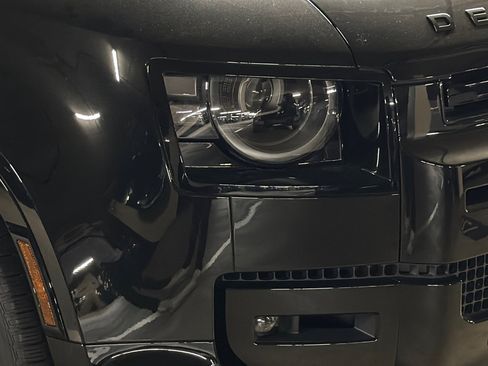 New 2026 Land Rover Defender 110 X-Dynamic SE AWD/4WD image 11