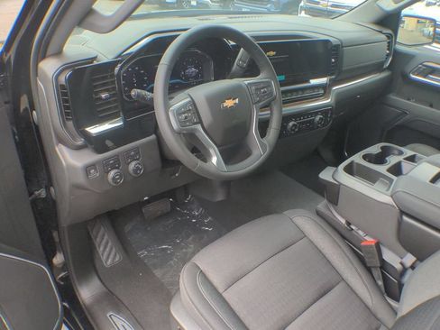 Used 2023 Chevrolet Silverado 1500 LT AWD/4WD image 10