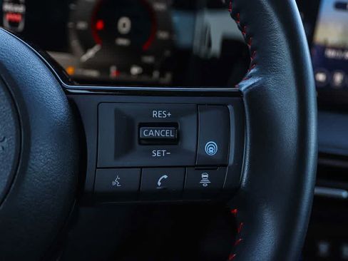 Used 2025 Nissan Kicks SR FWD image 23