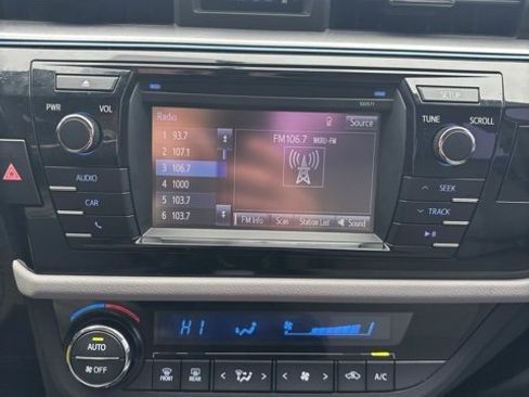 Used 2016 Toyota Corolla LE image 23