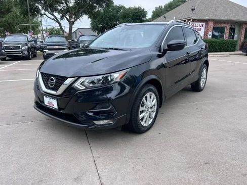 Used 2021 Nissan Rogue Sport SV FWD image 3
