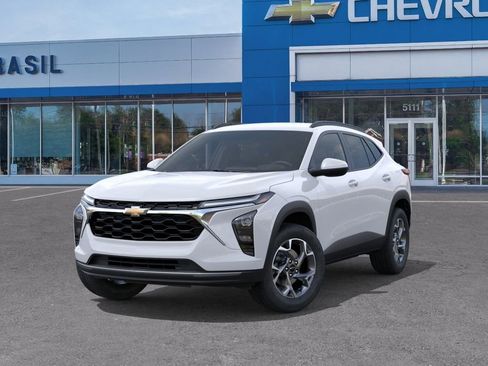 New 2026 Chevrolet Trax LT w/ LT Convenience Package FWD image 6