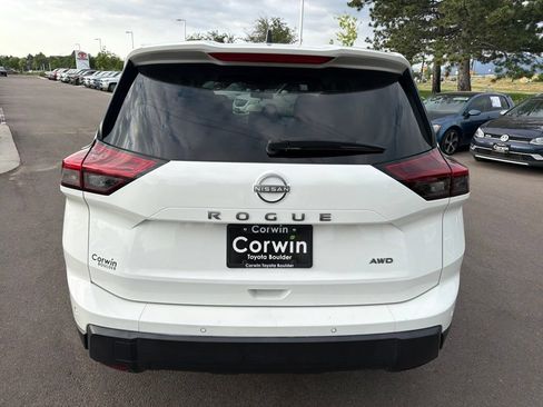 Used 2024 Nissan Rogue S AWD/4WD image 7