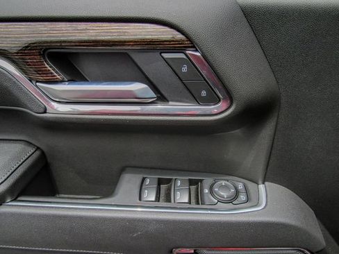 New 2025 GMC Sierra 1500 Elevation image 14