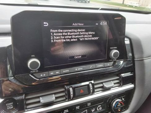 Used 2025 Nissan Pathfinder SV AWD/4WD image 32
