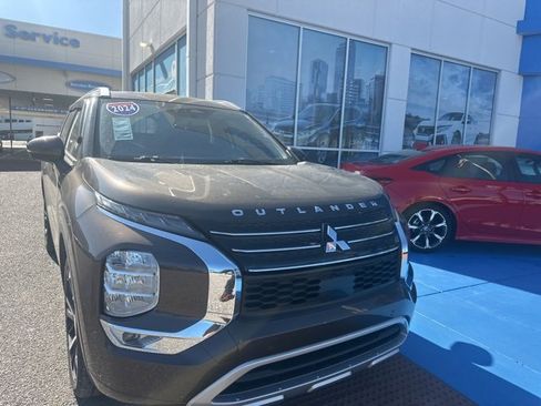 Used 2024 Mitsubishi Outlander SEL Black Edition image 2