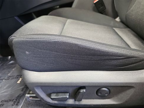 Used 2024 Nissan Rogue SV image 27