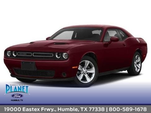 Used 2021 Dodge Challenger SXT w/ Driver Convenience Group RWD image 1