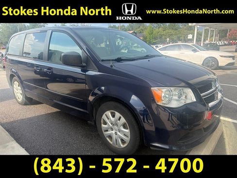 Used 2016 Dodge Grand Caravan SE w/ Quick Order Package 29E SE FWD image 2