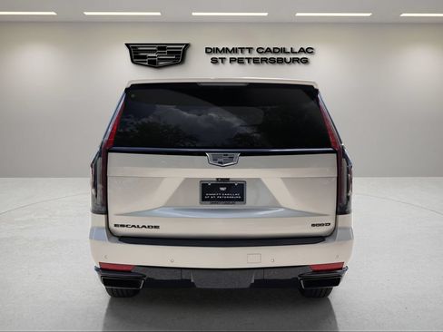 Used 2021 Cadillac Escalade Sport w/ LPO, ONYX Package AWD/4WD image 4