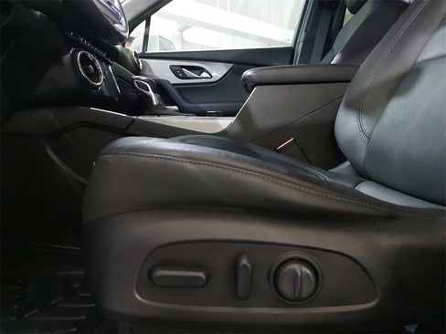 Used 2020 Chevrolet Blazer LT image 28