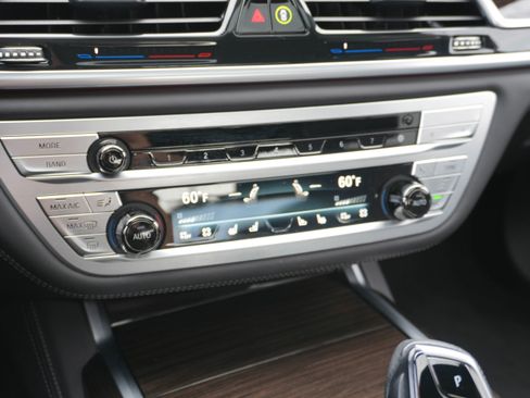 Certified 2022 BMW M760i xDrive w/ Luxury Rear Seating Package image 26