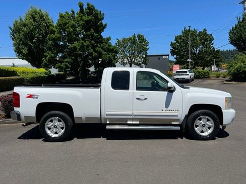 Used 2010 Chevrolet Silverado 1500 LTZ w/ Convenience Package AWD/4WD image 8