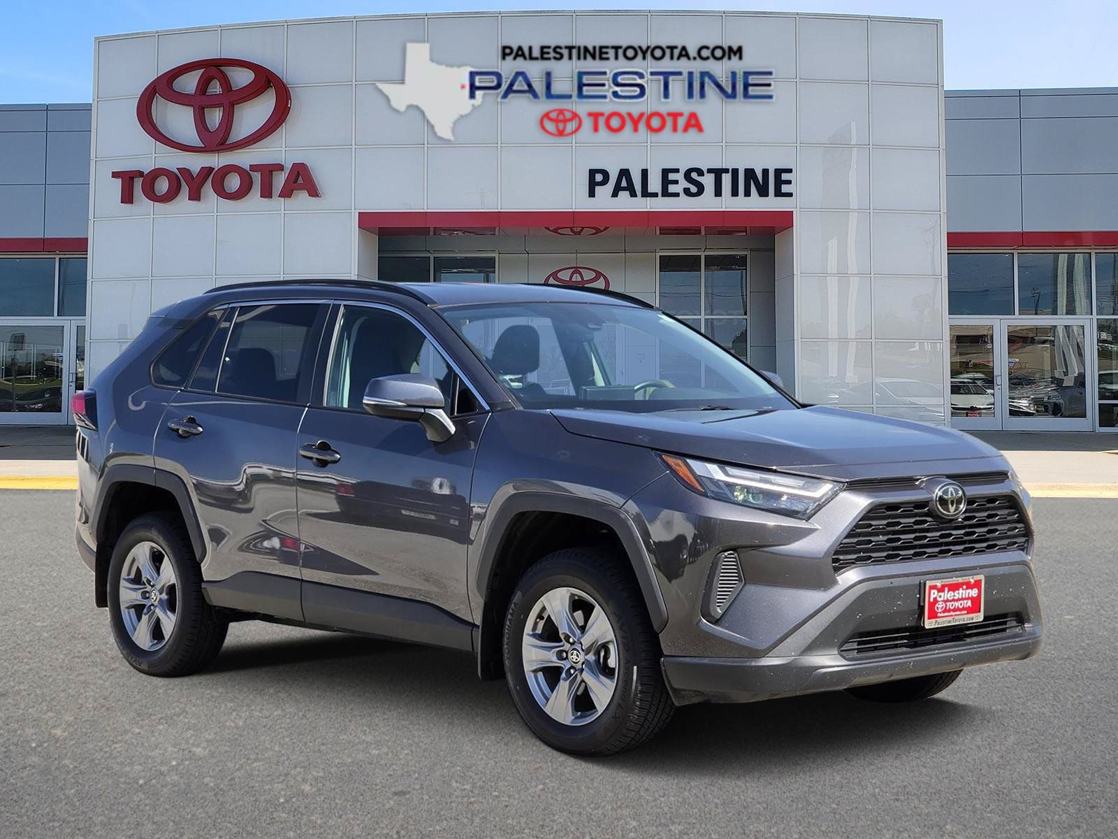 Used 2024 Toyota RAV4 XLE FWD image 1