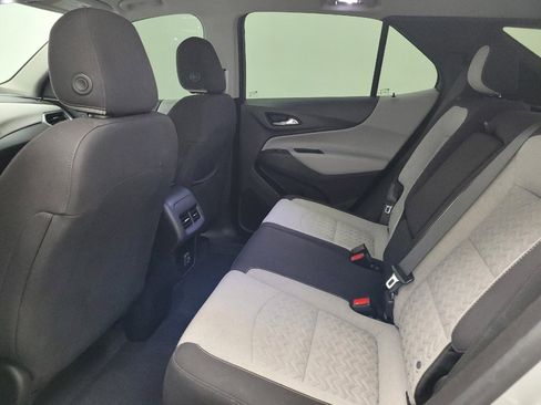 Used 2022 Chevrolet Equinox LS AWD/4WD image 18