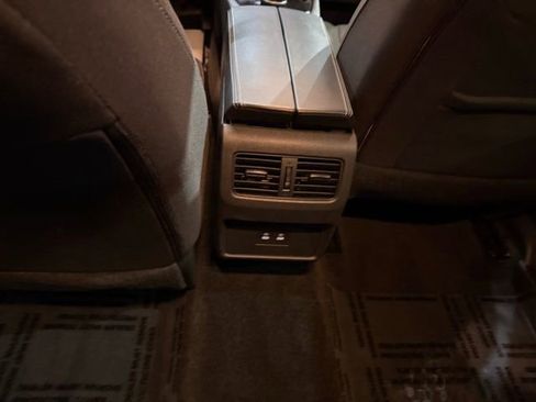 Certified 2025 Nissan Rogue SV image 24