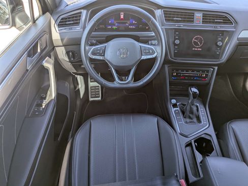 Used 2023 Volkswagen Tiguan SE R-Line FWD image 4