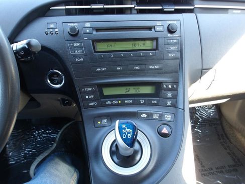 Used 2010 Toyota Prius Three FWD image 17