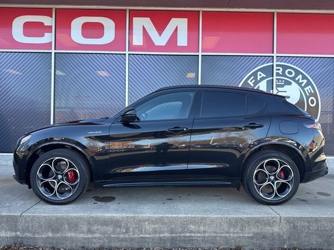 Used 2024 Alfa Romeo Stelvio Veloce image 14