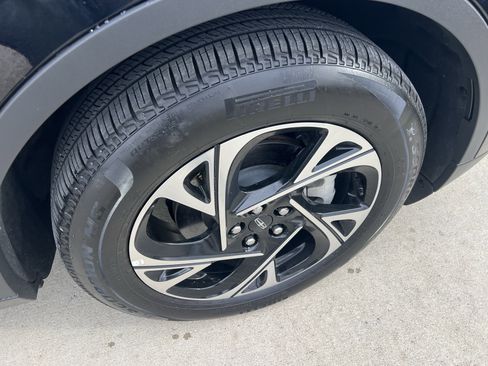 Used 2024 Lincoln Nautilus Premier w/ Equipment Group 102A image 9