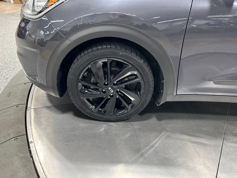 Used 2018 Kia Niro EX w/ EX Touring Graphite Edition FWD image 28
