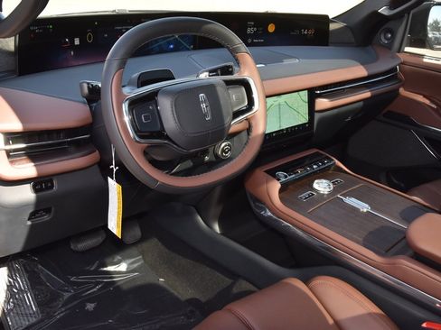 New 2025 Lincoln Navigator L Reserve image 38