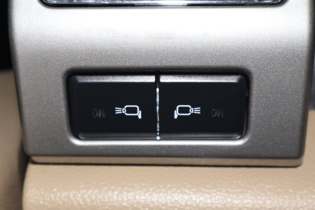 Used 2019 Ford F150 Lariat w/ Equipment Group 502A Luxury AWD/4WD image 22