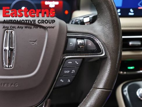 Used 2022 Lincoln Nautilus AWD w/ Premium Package image 16