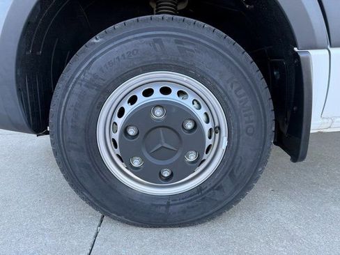 Used 2024 Mercedes-Benz Sprinter 4500 image 17