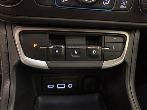 Used 2024 GMC Terrain SLT w/ Infotainment Package II AWD/4WD image 25