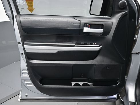 Used 2021 Toyota Tundra Limited w/ Limited Premium Package image 9