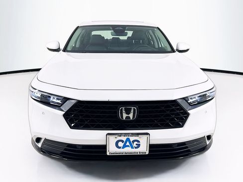 Used 2025 Honda Accord Touring image 2
