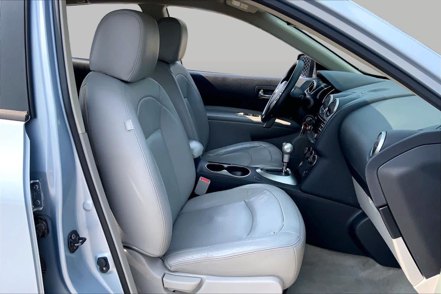 Used 2014 Nissan Rogue S w/ Convenience Package FWD image 9