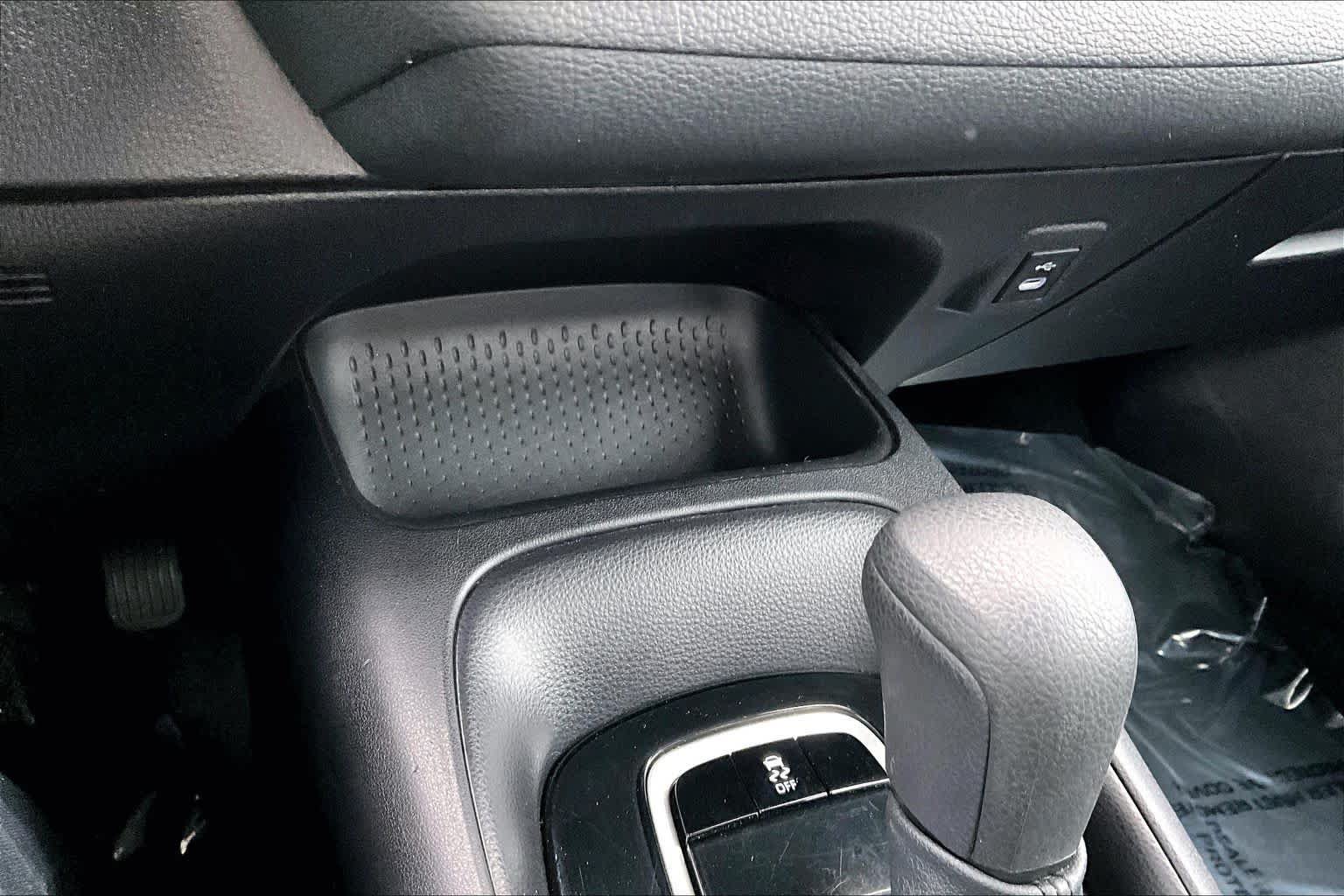 Certified 2025 Toyota Corolla LE FWD image 34