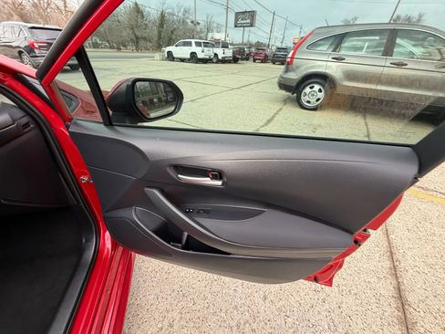 Used 2020 Toyota Corolla LE image 13