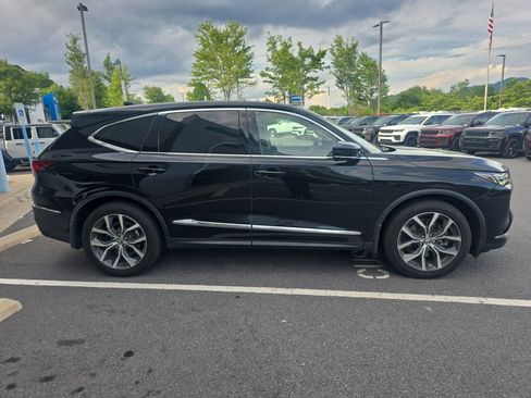 Used 2023 Acura MDX SH-AWD w/ Technology Package image 2