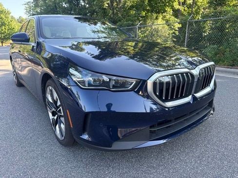 Used 2026 BMW i5 eDrive40 RWD image 3