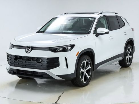 New 2026 Volkswagen Tiguan SE image 40