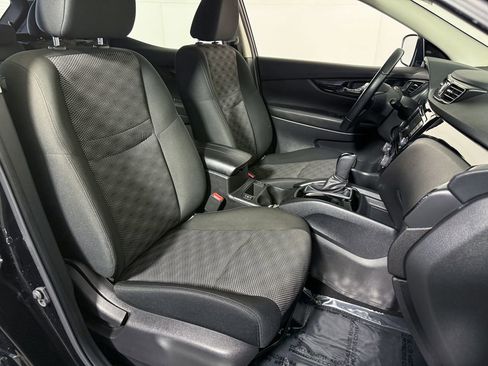Certified 2022 Nissan Rogue Sport SV AWD/4WD image 16