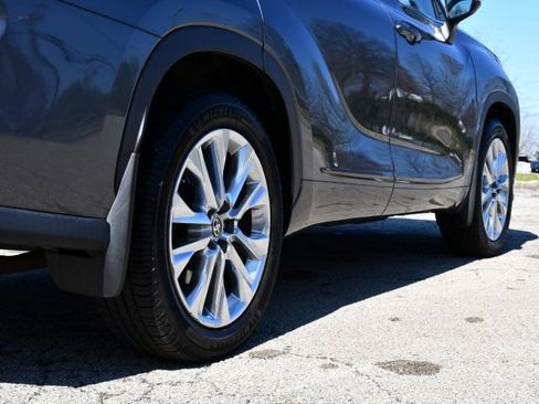 Used 2020 Toyota Highlander Limited image 9